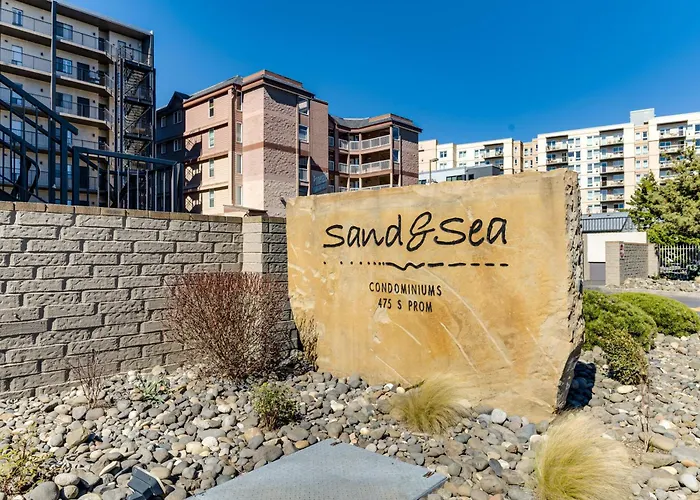Sand & Sea: Pacific View