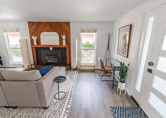 Cozy Cove Cottage